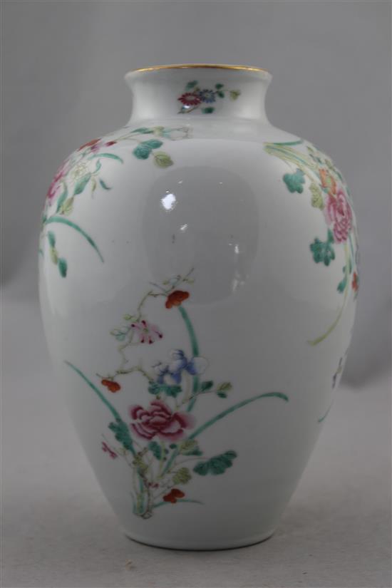 A Chinese famille rose ovoid vase, late 19th century, 19.5cm.